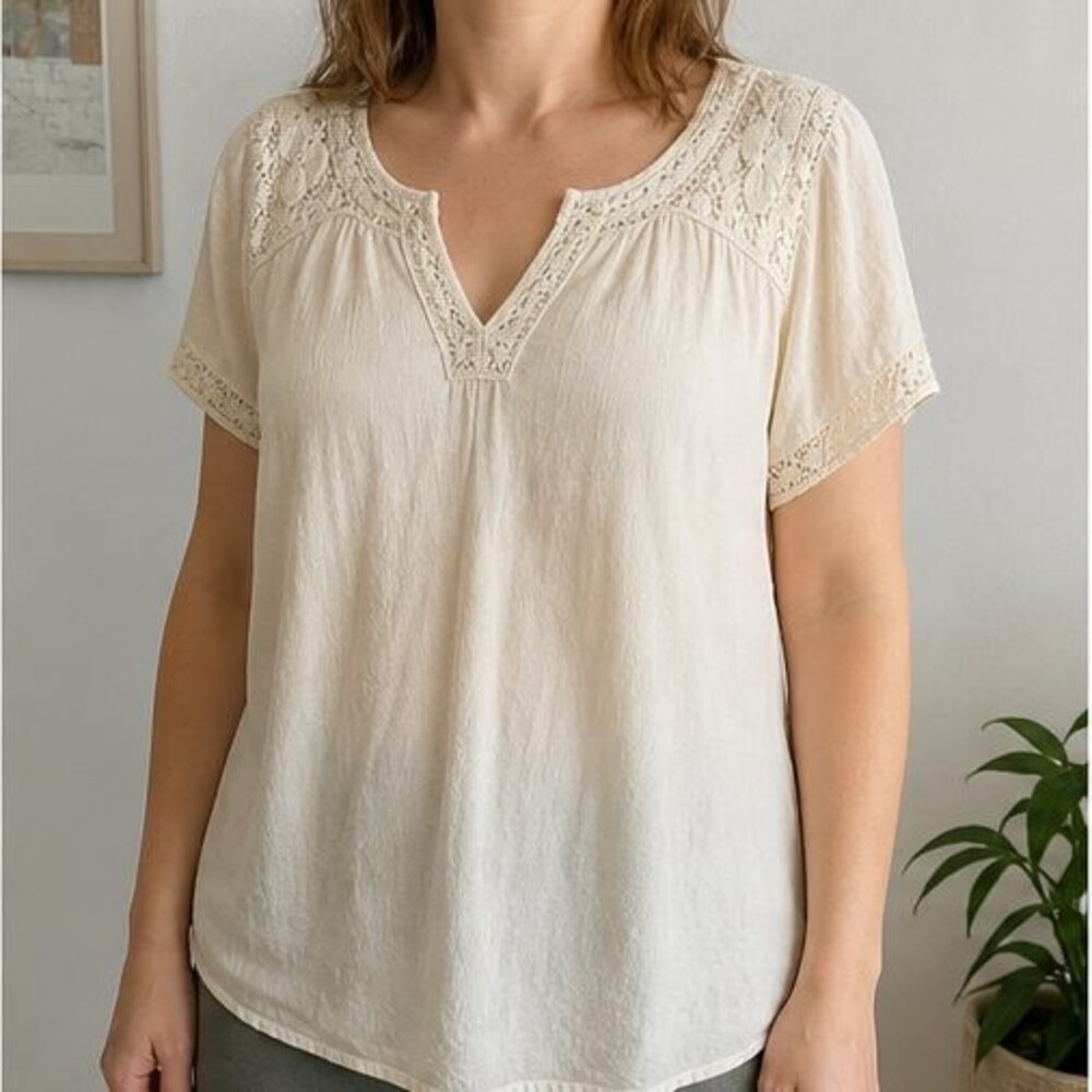 Cream Cami Blouse - Picture 2 of 6